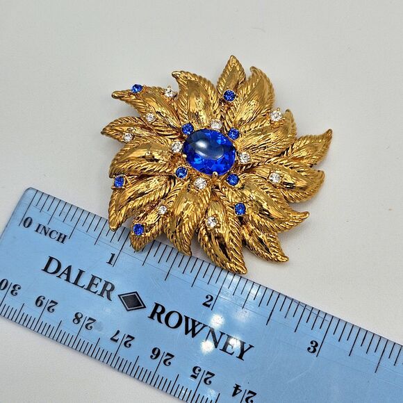 Jackie Kennedy Cornflower Brooch 18kt GP Simulated Sapphire Camrose & Kross - Picture 10 of 11